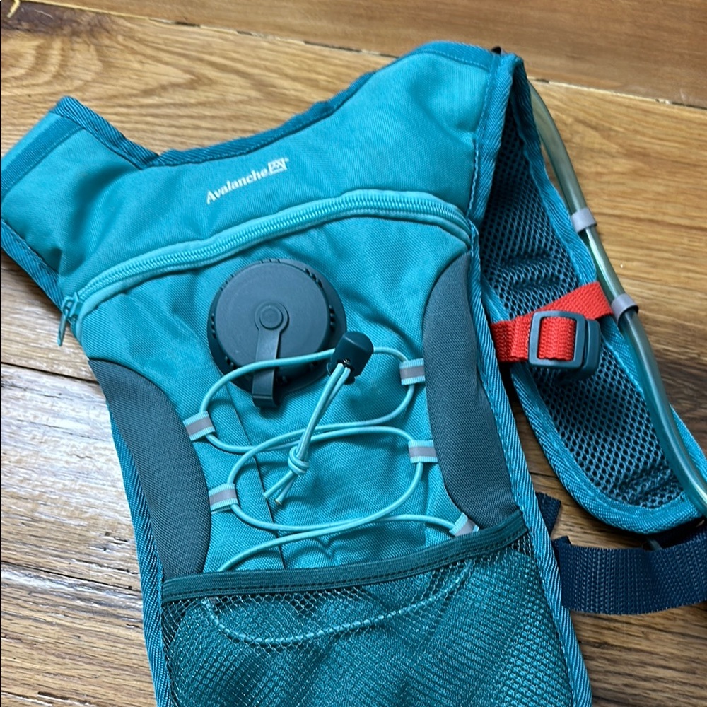 Avalanche Teal Hydration Pack